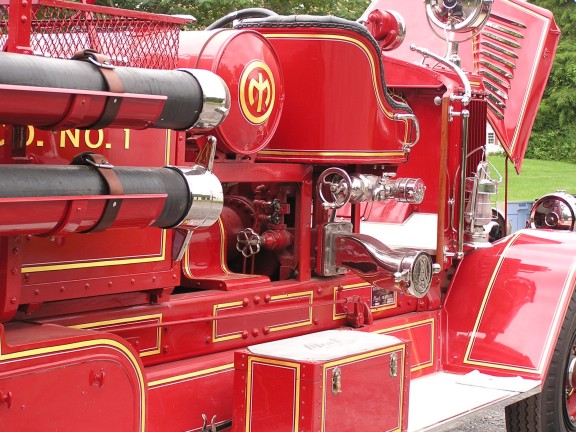 1920 Mack Fire Truck Triple Combination Pumper